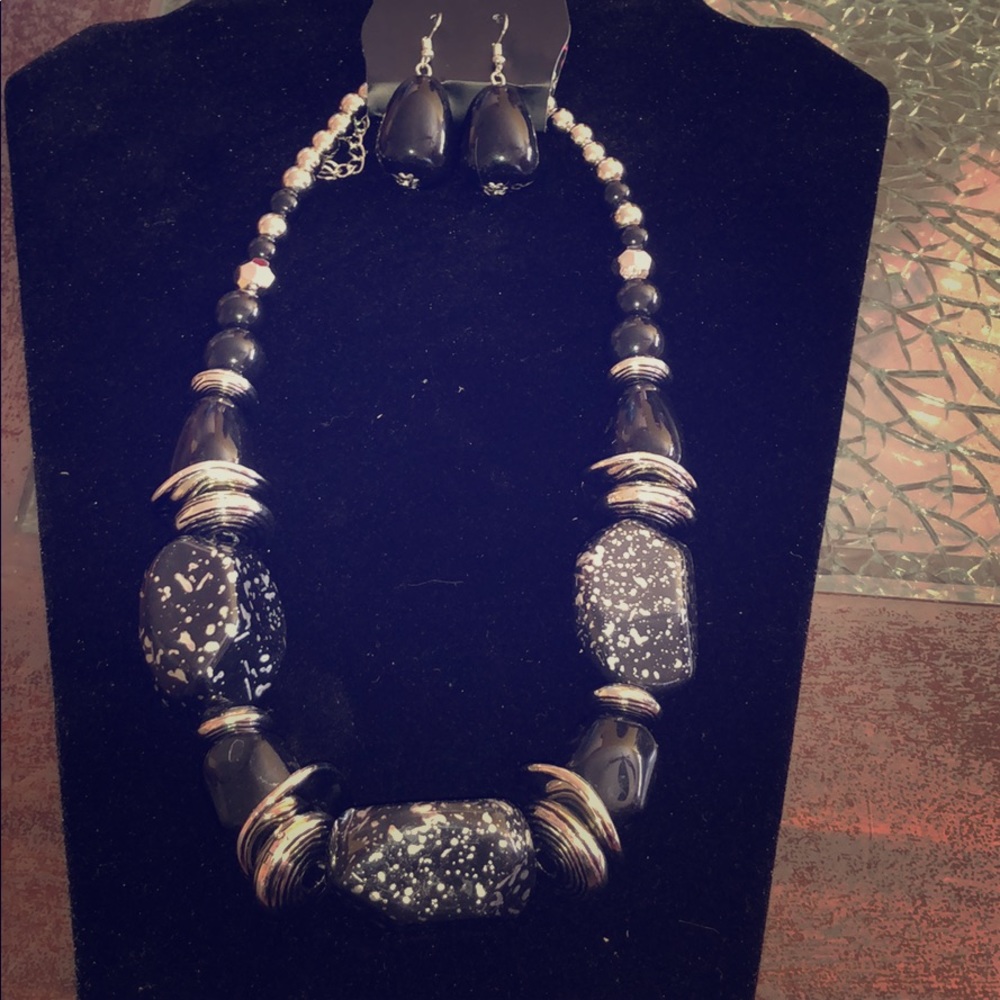 Silver w/ black rocks necklace with earrings